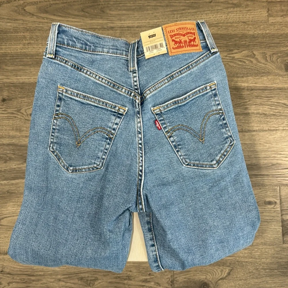 NWT Levi's Women's Ribcage Straight Ankle Jeans - Picture 5 of 6